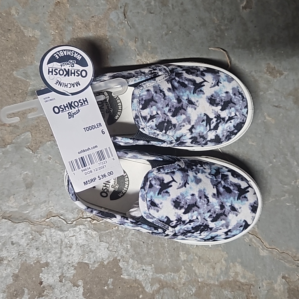 Oshkosh toddler slip on sneakers size 6 blue and white tie dye colored